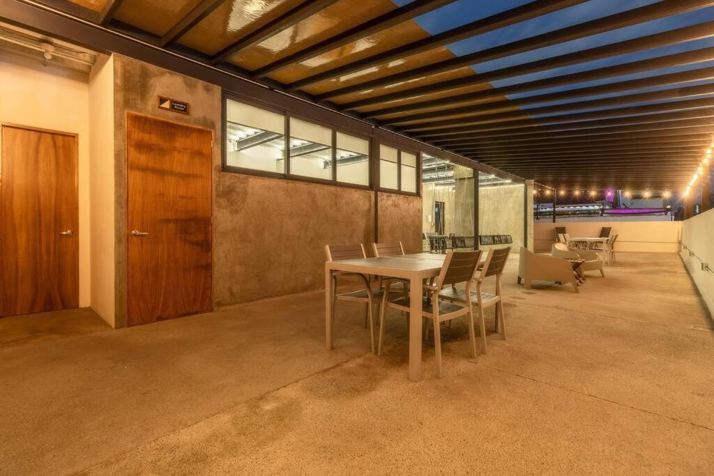 L303 Ac Rooftop Views Business C * Mexico City